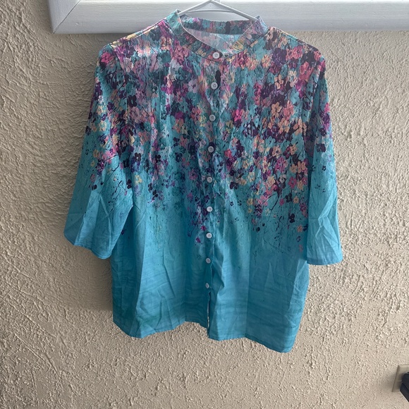 Women’s blouse - Picture 1 of 3